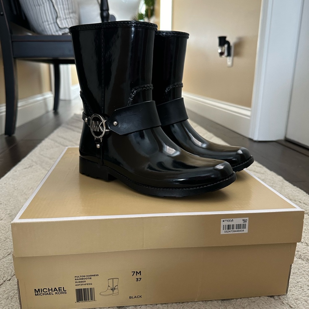 Michael Kor rain booties